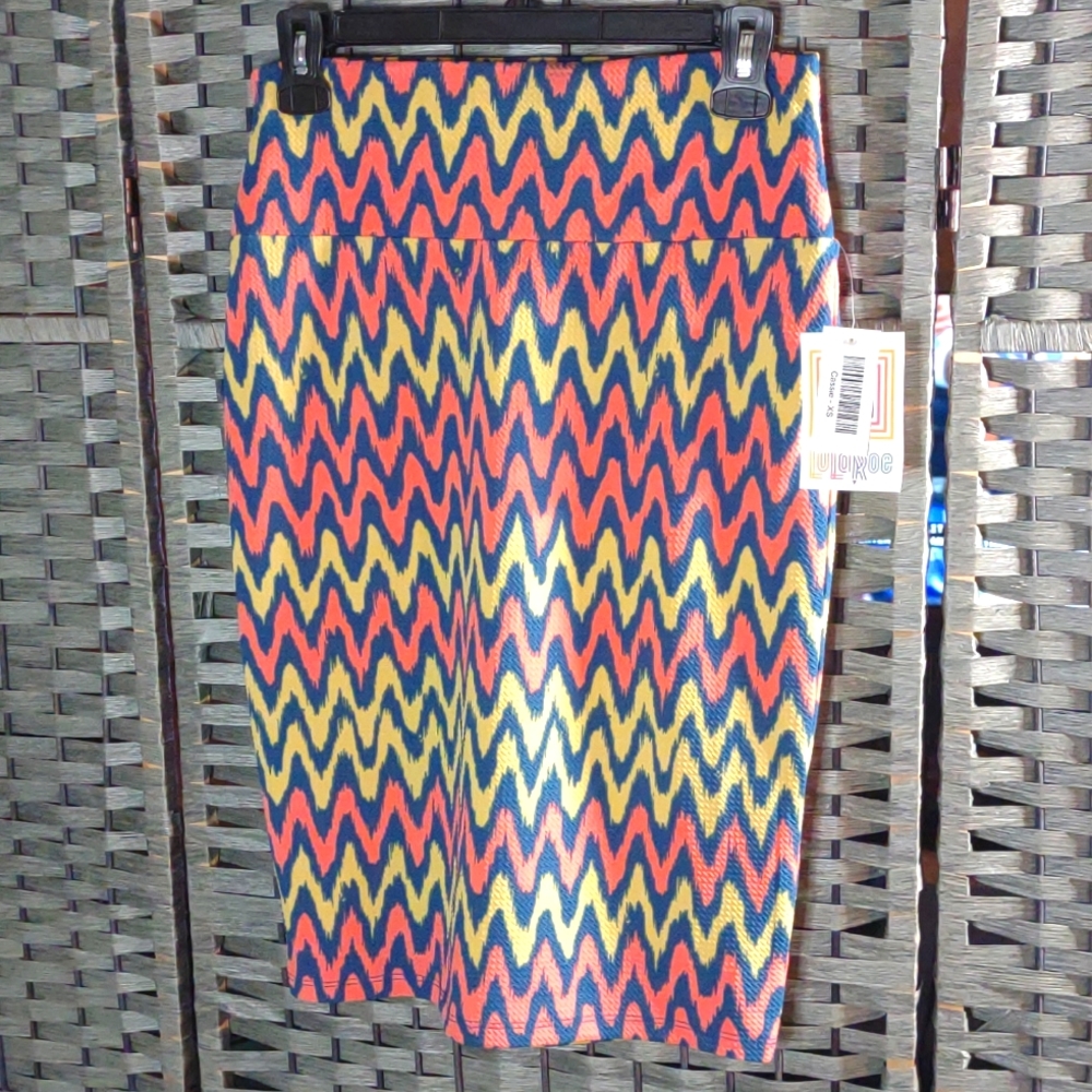 NWT LuLaRoe Chevron Zig Zag Cassie Pencil Skirt